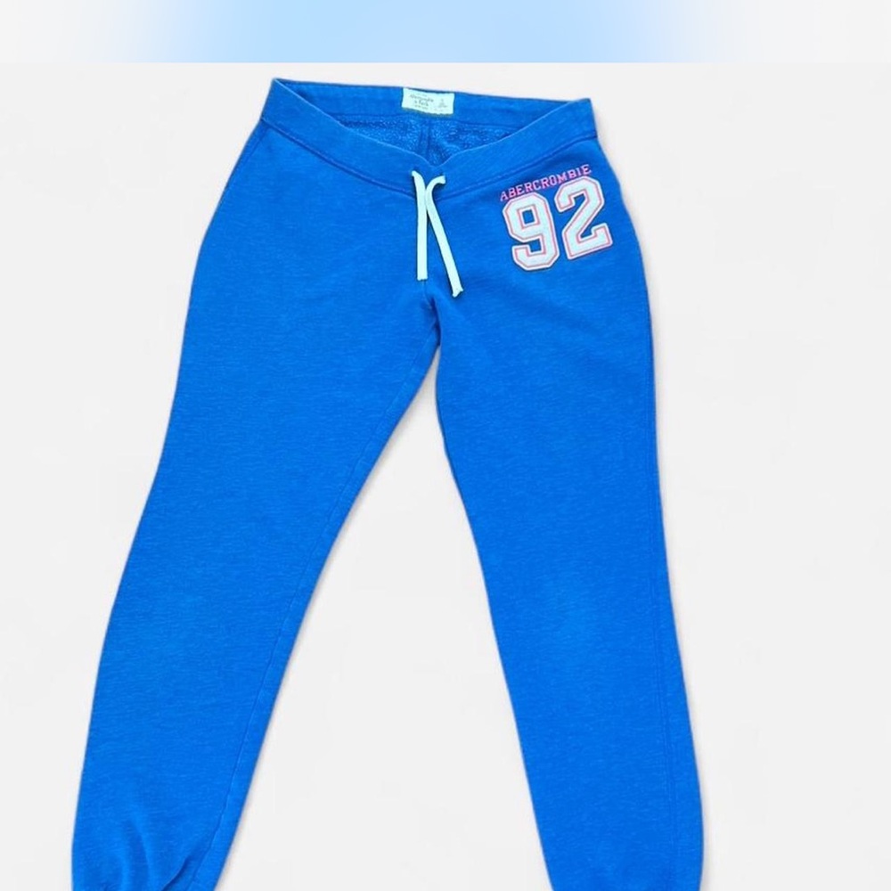 ABERCROMBIE & FITCH • LEGGINGS
Women • Size S • Great condition